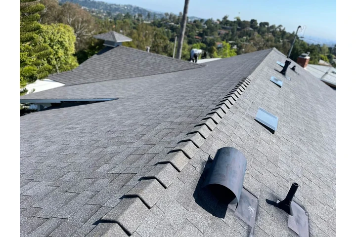 HDZ Roofers INC image 2