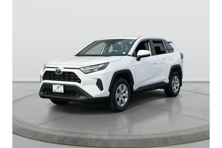 $26918 : Toyota RAV4 2023 AWD LE 4dr image 3