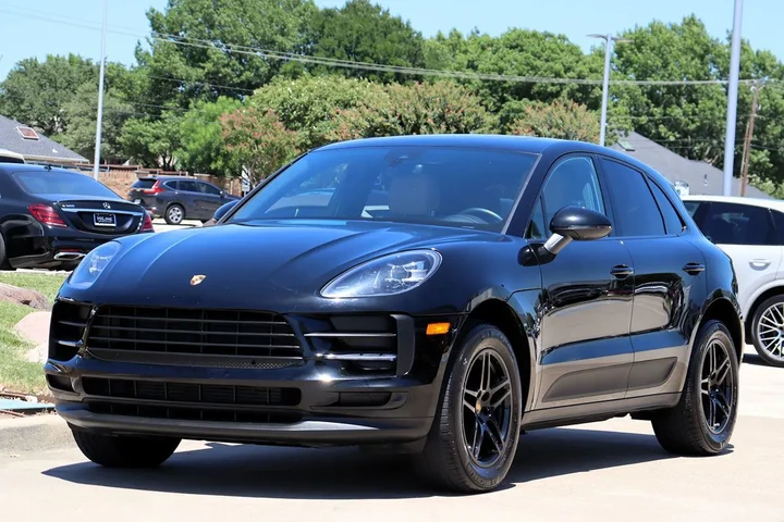 $27997 : 2020 Macan image 5