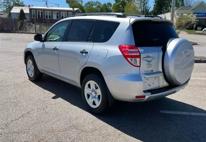 $7000 : 2011 Toyota RAV4 4WD image 2