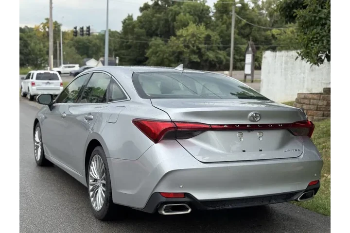 $21999 : 2019 Avalon Limited image 5