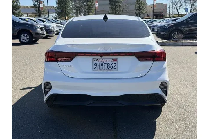 $18991 : Kia Forte 2023 LXS 4dr Sedan image 6