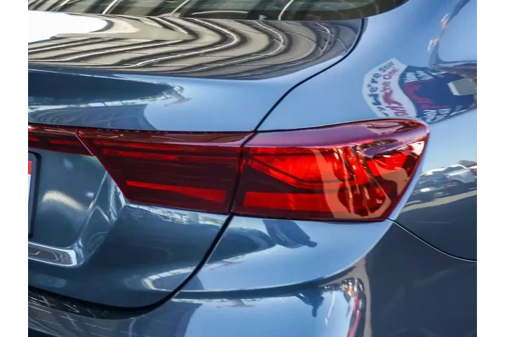 $17991 : Kia Forte 2023 LXS 4dr Sedan image 9