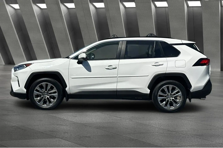 $29500 : Toyota RAV4 2019 AWD XLE Pre image 8