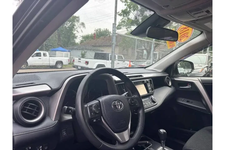 $22995 : 2018 RAV4 XLE image 10