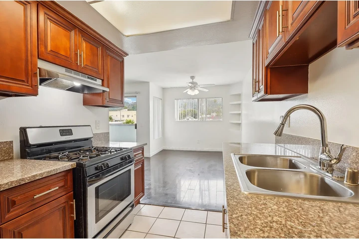 $1100 : Cozy 1-Bedroom and 1-Bathroom image 4