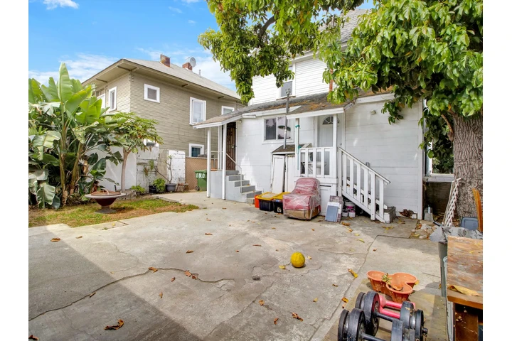 $850000 : el Sabado duplex open house image 9