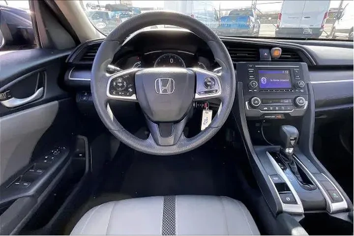 $18813 : Honda Civic 2019 LX 4dr Seda image 5