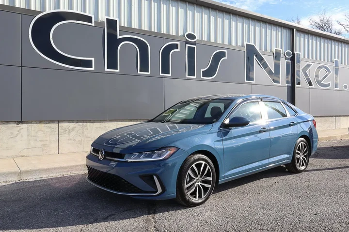 $22988 : 2025 Jetta SE Auto image 1