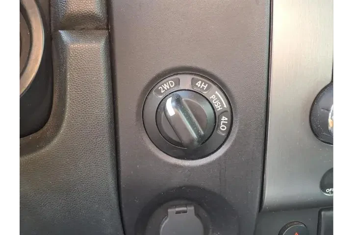 $14545 : Nissan Titan 2012 4x4 S 4dr image 7