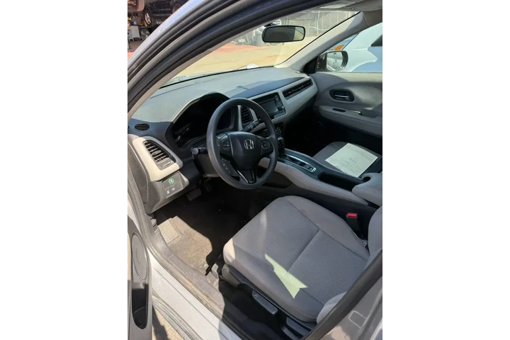 $20900 : Honda HR-V 2017 LX 4dr Cross image 7