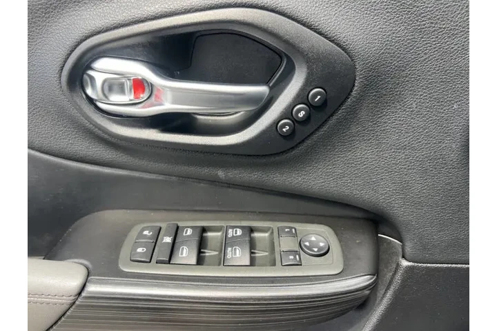 $11900 : 2014 Cherokee Limited image 9