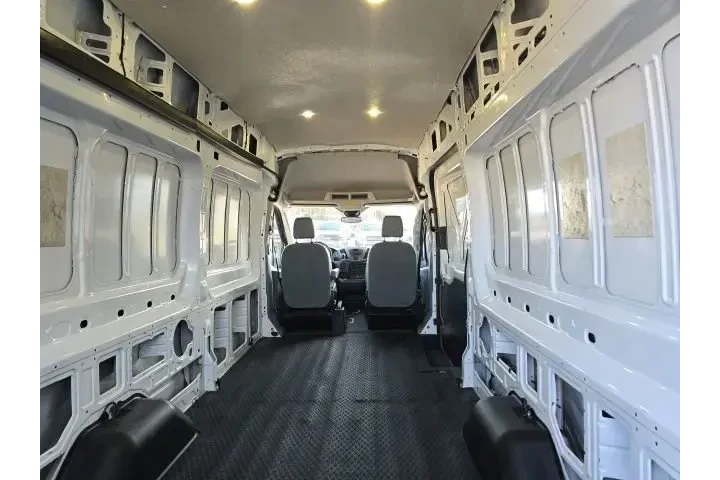 $22755 : Ford Transit 2017 250 3dr LW image 8