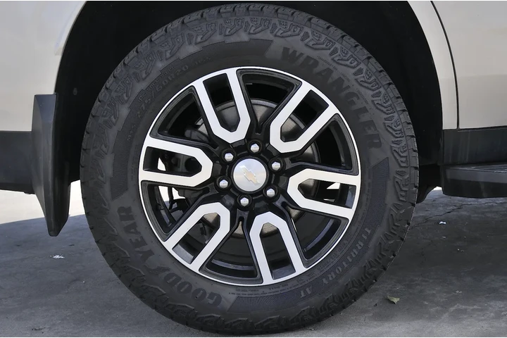 Chevrolet Tahoe LT image 9