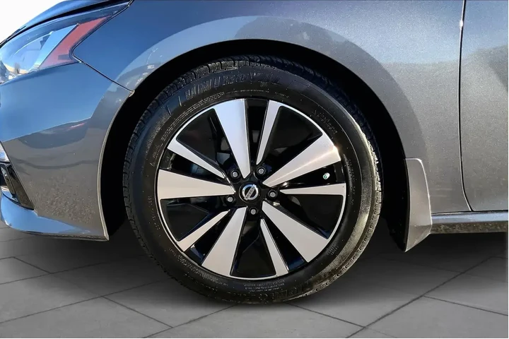 $15499 : Nissan Altima 2020 2.5 SL 4d image 9