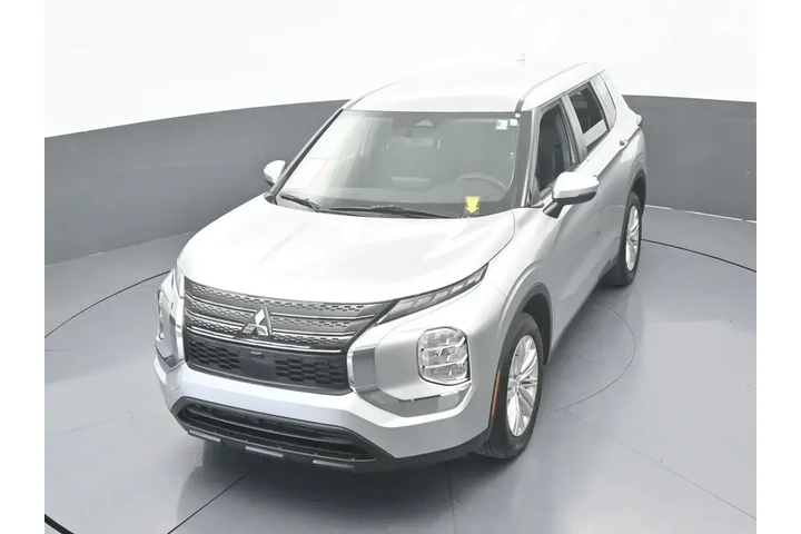 $17996 : Mitsubishi Outlander 2024 ES image 10