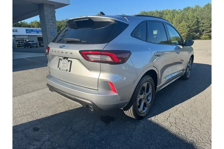 $21292 : Ford Escape 2023 ST-Line 4dr image 8