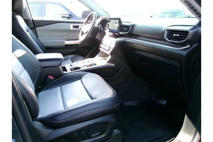 $33396 : Ford Explorer 2022 AWD XLT 4 image 4