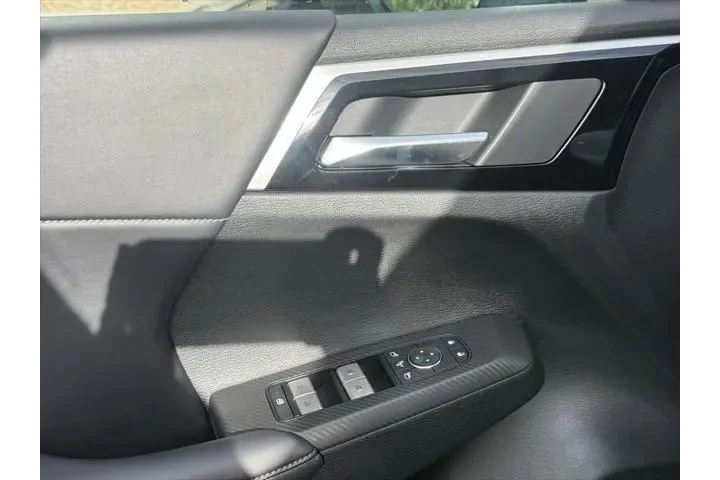 $39999 : Mitsubishi Outlander PHEV 20 image 9