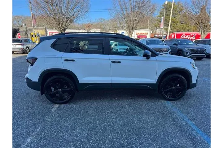 $29450 : Volkswagen Taos 2025 AWD SE image 9