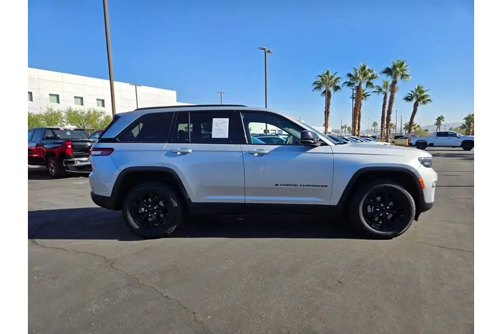 $28091 : Jeep Grand Cherokee 2024 4x4 image 7