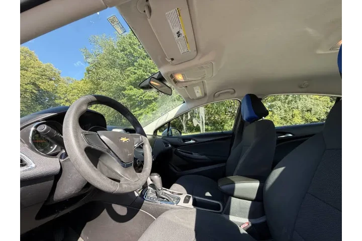 $5999 : 2017 Cruze LS Auto image 9