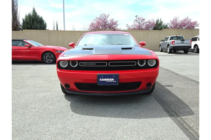 $15998 : Dodge Challenger 2016 SXT 2d image 2