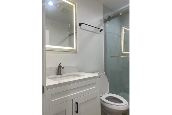 $1000 : Newly built Spanish-style Home image 3