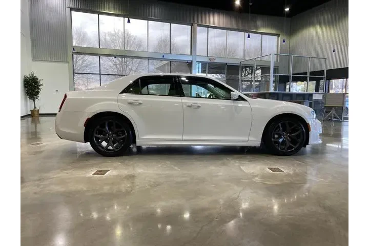 $23129 : Chrysler 300 2022 Touring L image 8