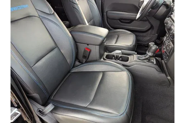 Jeep Wrangler 2023 4x4 Rubic image 10