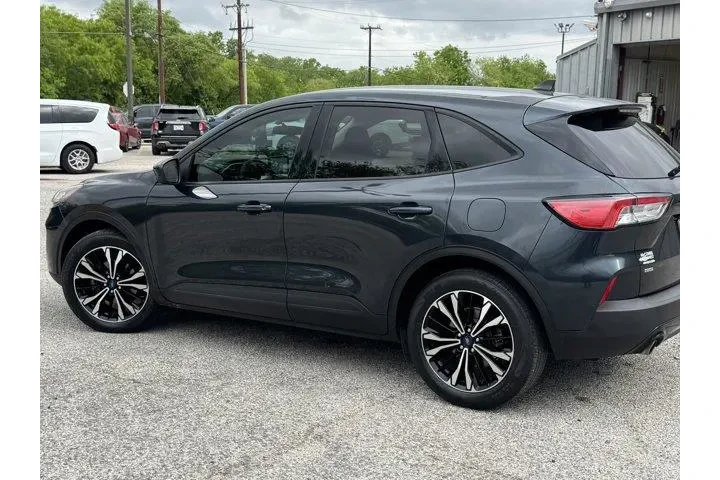 $18884 : Ford Escape 2022 SE 4dr SUV image 10