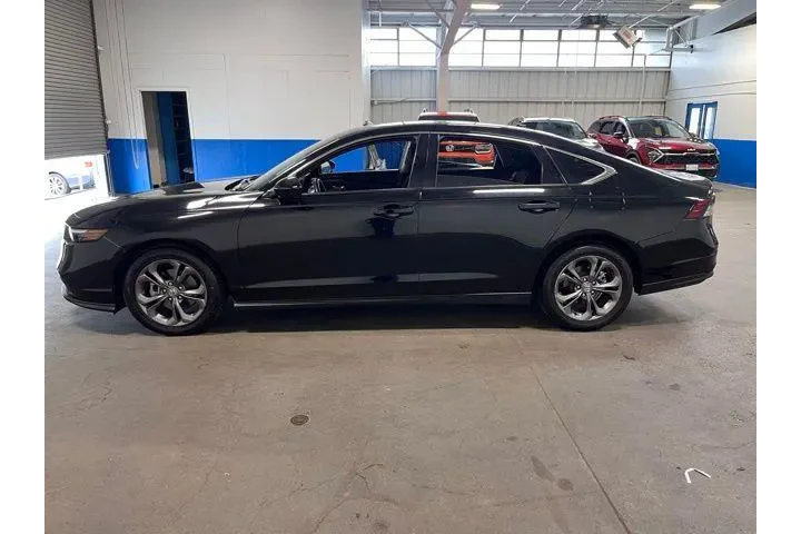 $23939 : Honda Accord 2023 image 6