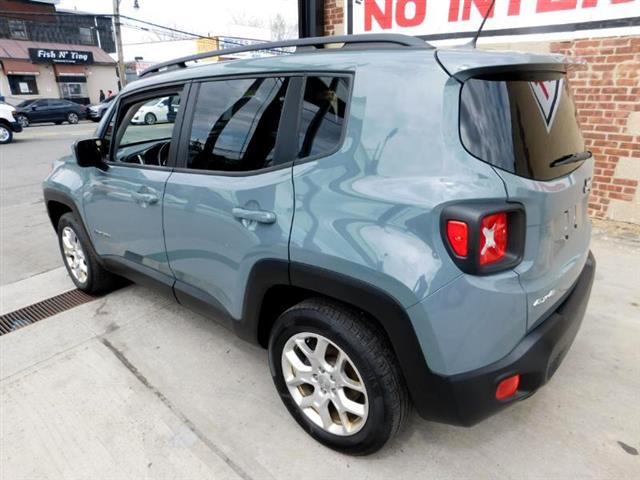 $8995 : 2016 Renegade Latitude 4WD image 5