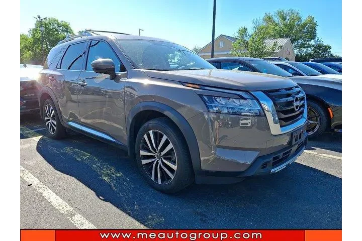 $39830 : Nissan Pathfinder 2024 AWD P image 2
