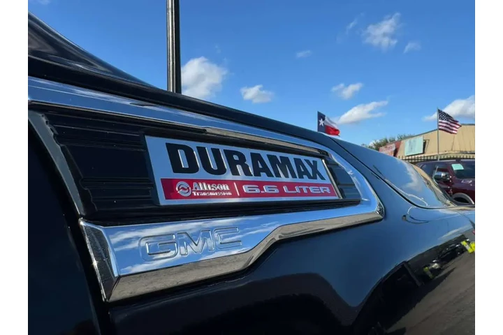 2020 GMC Sierra 2500HD Denali image 3