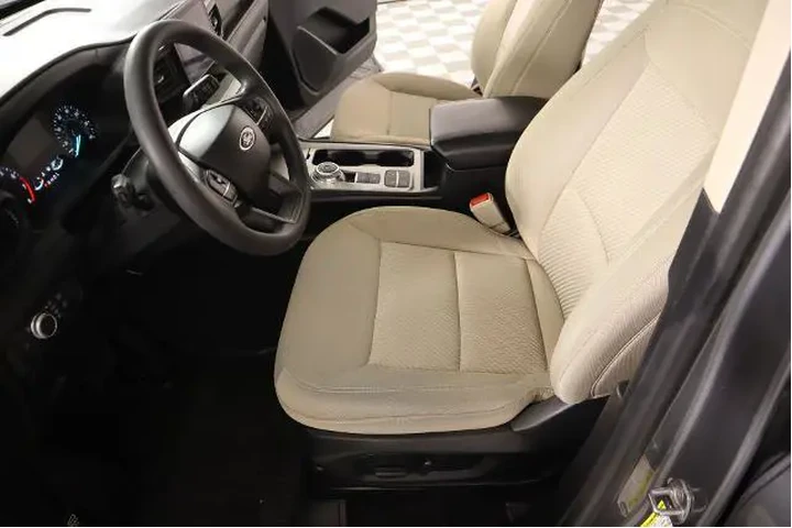 $18641 : Ford Explorer 2021 Base 4dr image 10