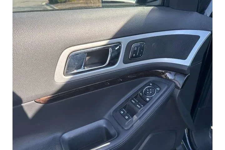 $13900 : Ford Explorer 2015 AWD Limit image 8