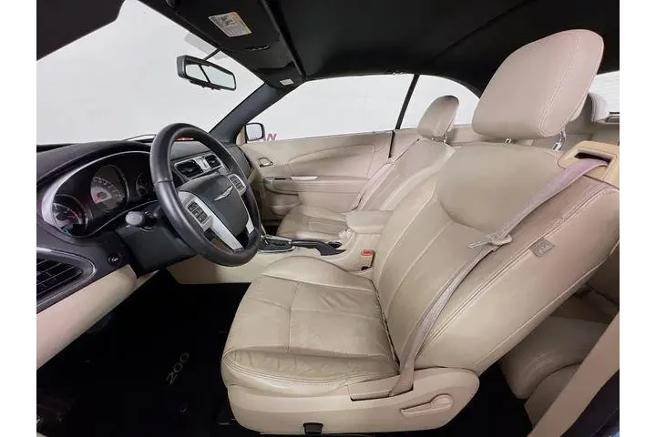 $12975 : Chrysler 200 2013 Limited 2d image 10