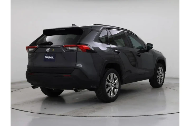 $26998 : Toyota RAV4 2021 XLE Premium image 8