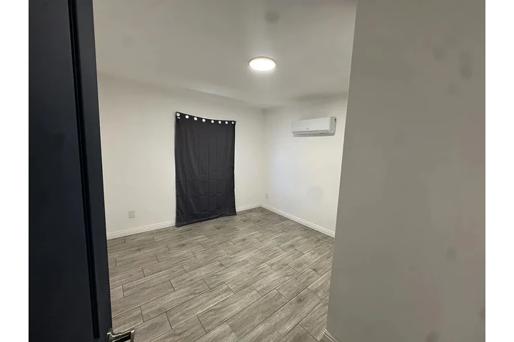 $800 : Beautiful Home... image 3
