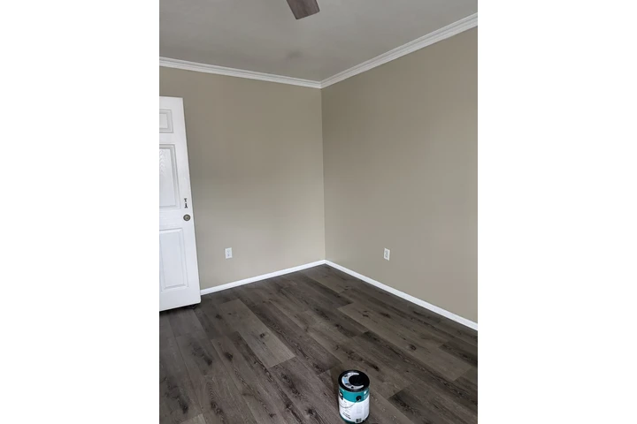 $1200 : Room for Rent image 5