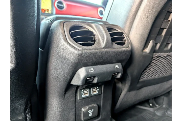 $31995 : 2020 Wrangler Unlimited Rubic image 10