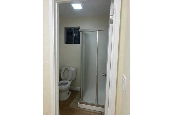 $1600 : 1600 estudio image 2