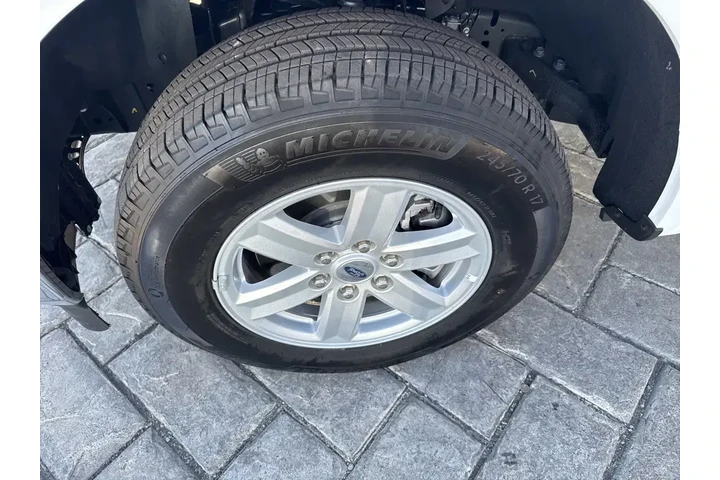 $39990 : Ford F-150 2024 4x2 XL 2dr R image 4