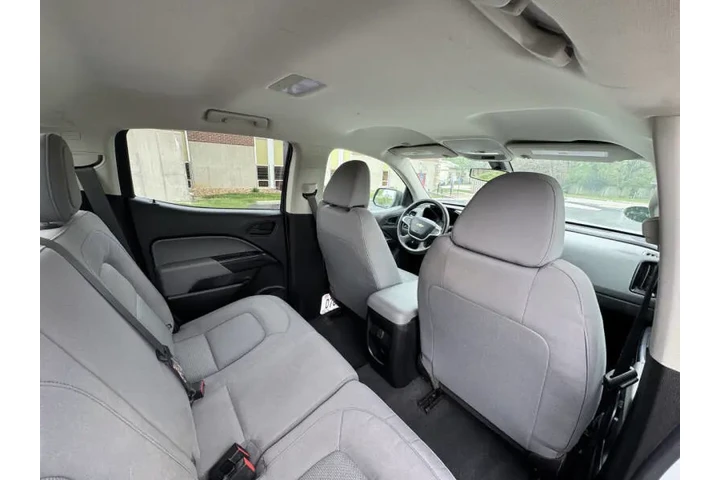 $17999 : 2020 Colorado Work Truck image 10