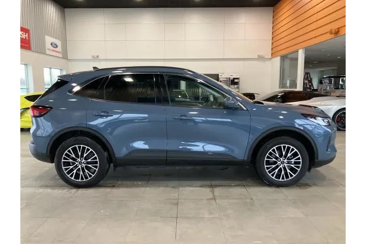 $22995 : Ford Escape Plug-In Hybrid 2 image 4