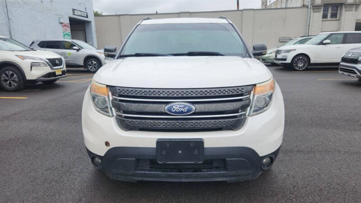 $4500 : 2011 Explorer XLT image 9