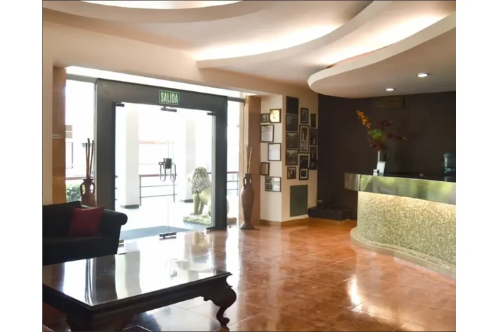 $1500 : SALA DE JUNTAS image 5
