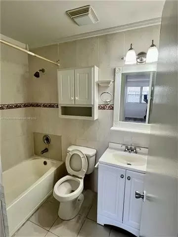$2250 : 2250  Miami Lakes image 6