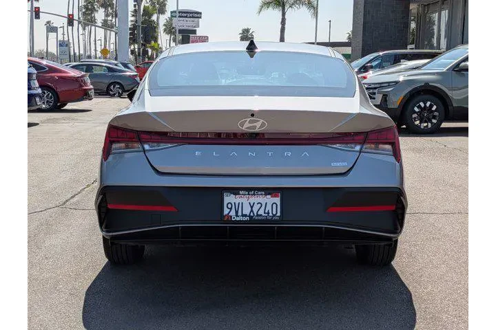 $23477 : Hyundai ELANTRA Hybrid 2025 image 3